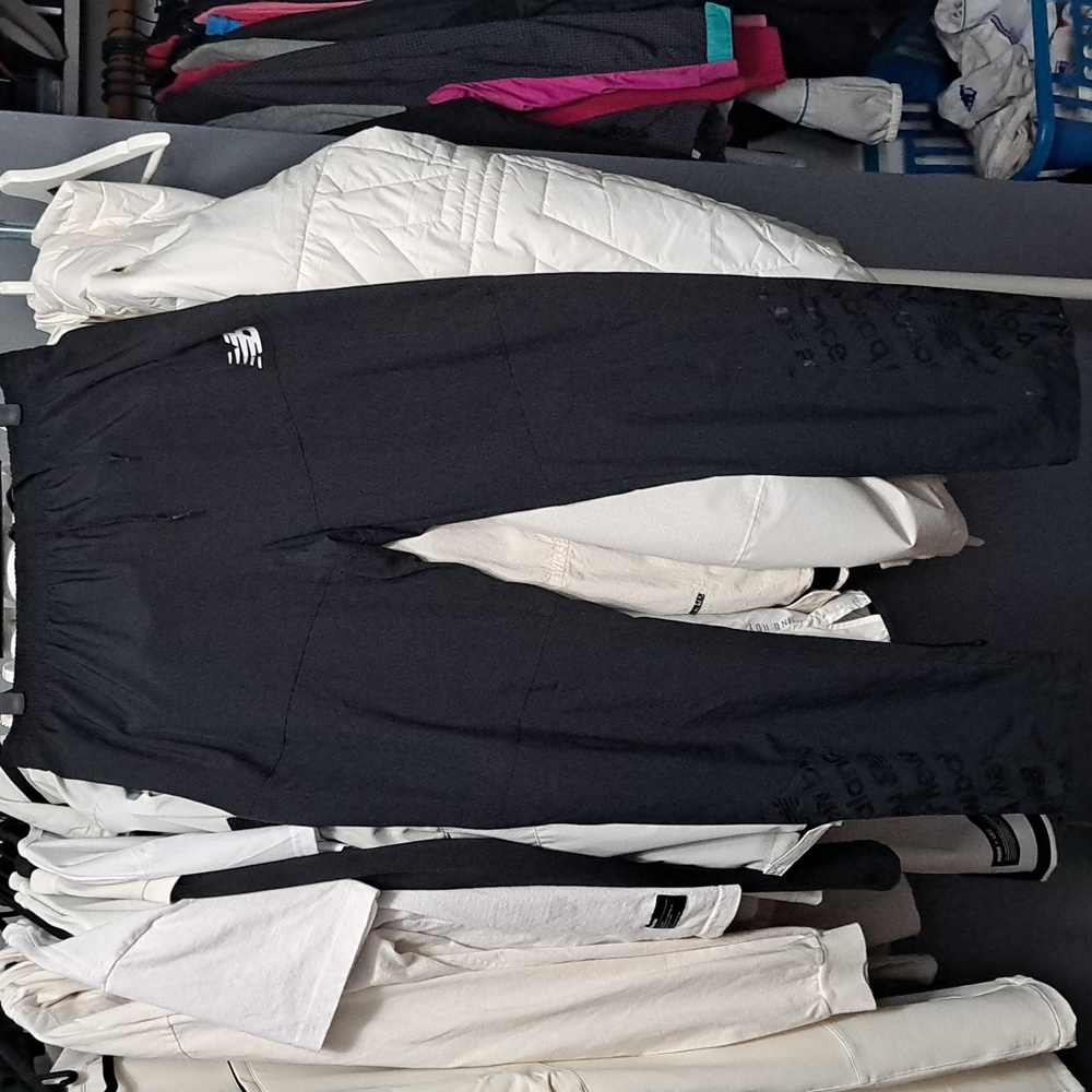 New Balance Track Pants Size L Black